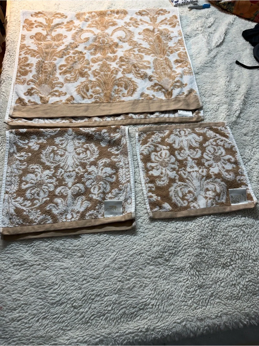 Bianca Exclusive 100% Cotton 3 piece Damask Pattern Towel Set in Beige and White